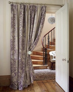 Curtain-with-metal-holder