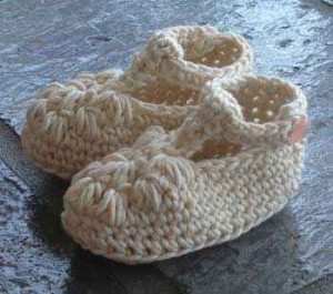 Fancy_Crochet_Booties_350