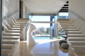 Joc-House-Floating-Staircase-Interior-Design-580x385