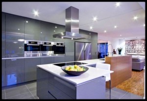 Modern-Stylish-Kitchen-With-Amazing-Lighting-By-Darren-James-wiht-nice-decoration-495x340