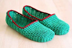 how-to-make-simple-crochet-slippers-171
