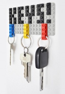 repurpose-your-old-lego-bricks-into-functional-hanging-key-holder.w654