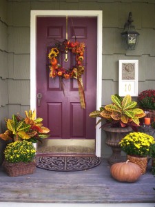 Halloween-UGC_gdiveris_8629780-traditional-fall-front-porch_s3x4_lg