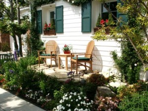 Beautiful-Small-Home-Gardens-Design