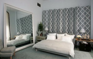 Modern-Bedroom-Design-Ideas-with-Large-Mirror