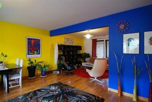 colorfull-modern-living-room-interior-blue-yellow-wall-paint