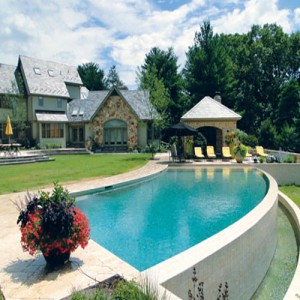 curved pool design