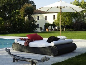 Dormeuse-Pool-side-furniture-ideas-from-Momentoitalia