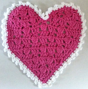 FD085_Maggie_Weldon_Crochet_Fancy-Heart-dishcloth_edited-1