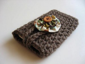 crochet_cell_phone_ipod_iphone_smart_phone_case_sleeve_cover_in_taupe_e7682cbf