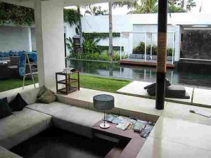 Elegant-Living-Room-With-Garden-Views-1