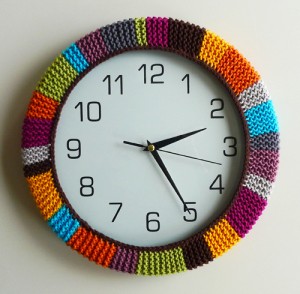 knitted_clock
