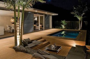 sleek-outdor-patio-with-modern-wooden-deck