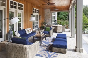 Grey-Rattan-Furniture-with-Blue-Chusions-and-Rug-in-Modern-Porch-Design-Ideas