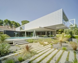Ultra_Modern_House_by_Clavel_Arquitectos_on_world_of_architecture_03