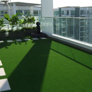 artificial-grass-balcony