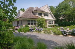 front-yard-landscaping-with-hydrangeas-barry-block-landscape-design-contracting_2914
