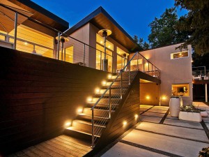 outstanding-modern-home-luxury-wooden-stairs-with-lighting-lamp