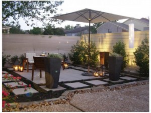 patio-umbrella-and-courtyard-garden-designs-yuyukangkangcom-620x465