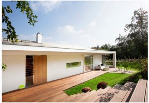 wooden-floor-in-outdoor-terrace-garden-in-S3-villa