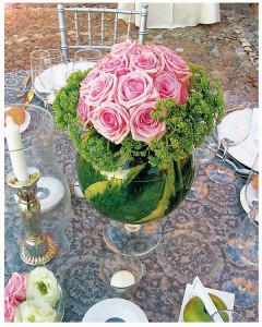 diy-garden-table-centerpiece-decoration-roses-glass-flower vase