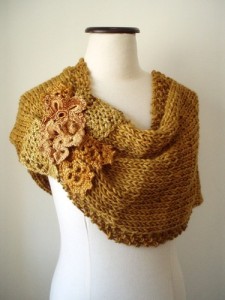 1318062970637-twisted_mobius_cowl___wrap___knit_and_crochet___shoulders_cover