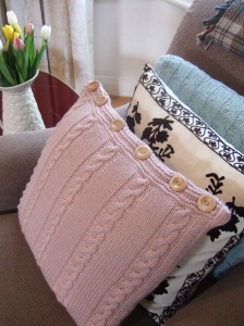erika-knight-knitted-cushion