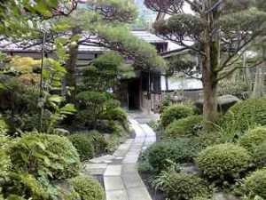 japanese-style-garden-path
