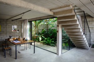 architecture-home-office-with-indoor-garden-view-with-large-sliding-door-maracana-house-with-urban-theme-exterior-and-interior