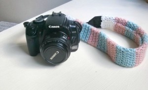 claireabellemakes-crochet-camera-strap