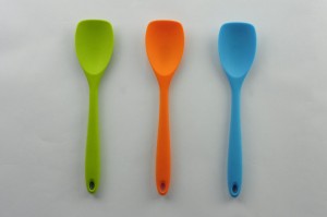 pl800070-100_food_grade_loved_by_all_babies_silicon_kitchenware_silicone_baby_spoon