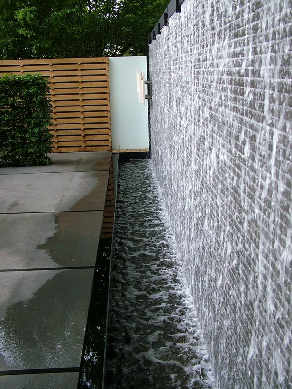 outdoor-waterwallfeature-design-with-stacking-brick-ideas-drainage-circulations-for-water-treatment-wooden-wall-blinds-green-gardening-guardrail-extraordinary-wall-water-water-wall-features-architectu