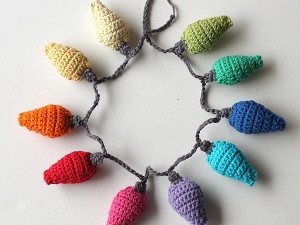 wink-crochet-christmas-lights-final-item-2