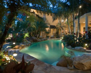 marvellous-tropical-home-designs-in-pool-with-garden-light-beam-and-calming-greenery-that-create-an-exotic-atmosphere