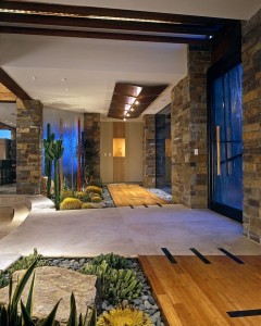 small-simple-indoor-courtyard-garden-modern-house-design-with-stone-wall-pillars-gravels-and-cactus-plants-ideas