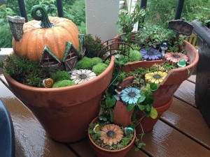 creative-garden-design-with-broken-vessels-planting-diy-ideas-pumpkin-flower-pot