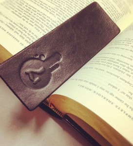 leather-bookmark-detail_6108_650xauto