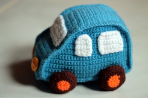crochet-toy-car-via-nephithyrion-blogspot-com_100413998_m