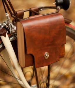 Walnut-Studio-Leather-Bicycle-bags-knstrct-6